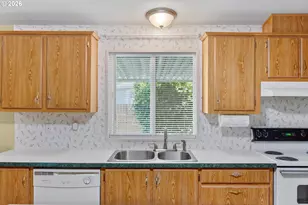 550 S State St, Sutherlin, OR 97479 - Photo 5