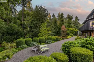 1537 S Aventine Ct, Portland, OR 97219 - Photo 43