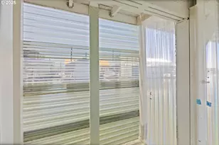 2915 NE Marine Dr, Portland, OR 97211 - Photo 21