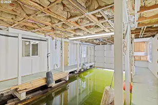 2915 NE Marine Dr, Portland, OR 97211 - Photo 13