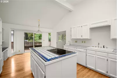 503 SW Colony Dr, Portland, OR 97219 - Photo 11