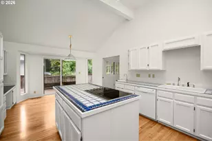 503 SW Colony Dr, Portland, OR 97219 - Photo 11