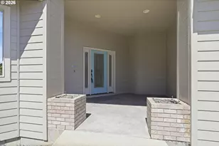2833 20th St, Springfield, OR 97477 - Photo 3