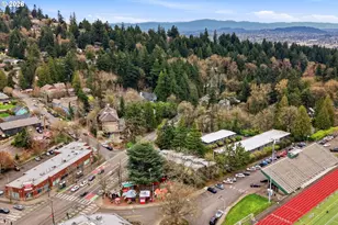 6220 SW Capitol Hwy, Portland, OR 97239 - Photo 33