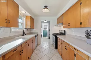 746 SE 143rd Ave, Portland, OR 97233 - Photo 7