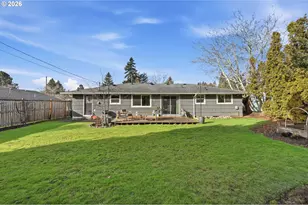 746 SE 143rd Ave, Portland, OR 97233 - Photo 17