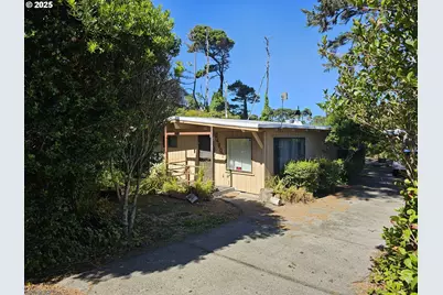 4601 Arago St, Florence, OR 97439 - Photo 1