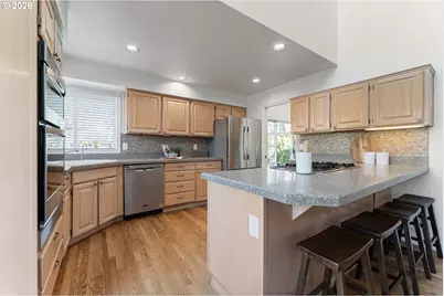 31530 SW Village Green Ct, Wilsonville, OR 97070 - Photo 17