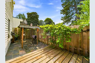 726 SE Rene Ave, Gresham, OR 97080 - Photo 17