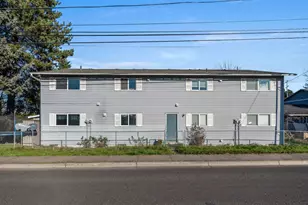 420 N 13th Ave, Cornelius, OR 97113 - Photo 3