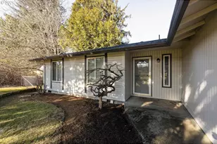 21715 NE Halsey St, Fairview, OR 97024 - Photo 3