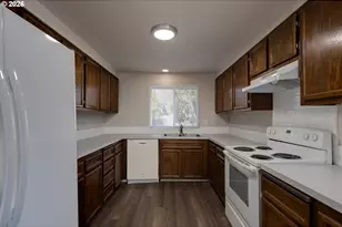 21715 NE Halsey St, Fairview, OR 97024 - Photo 9