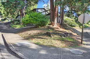 1210 E 38th Ave, Eugene, OR 97405 - Photo 3