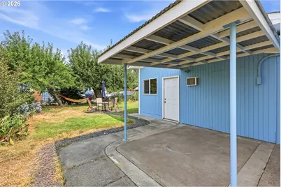 810 22nd St, Springfield, OR 97477 - Photo 5