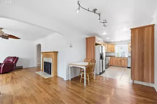 810 22nd St, Springfield, OR 97477 - Photo 17