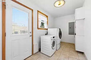 810 22nd St, Springfield, OR 97477 - Photo 13