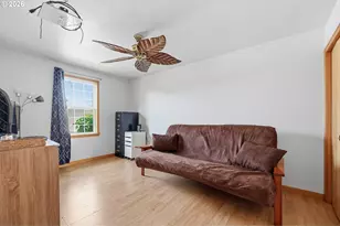 810 22nd St, Springfield, OR 97477 - Photo 29