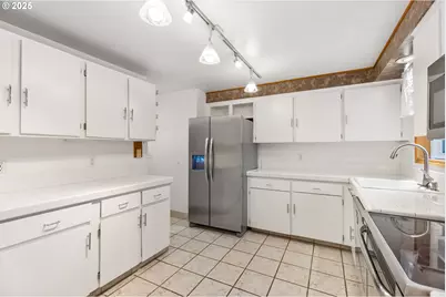 17130 SW Baker St, Beaverton, OR 97007 - Photo 21