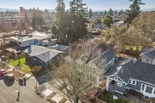129 SE 8th Ave, Hillsboro, OR 97123 - Photo 17