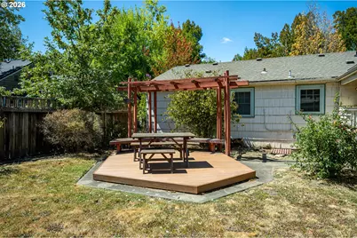 2161 Hilyard St, Eugene, OR 97405 - Photo 29