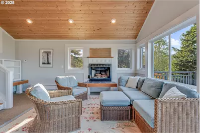 333 Vosburg St, Wheeler, OR 97147 - Photo 9