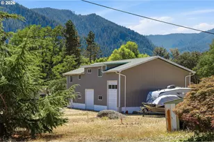 76566 Davis Rd, Oakridge, OR 97463 - Photo 3
