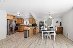 76566 Davis Rd, Oakridge, OR 97463 - Photo 13
