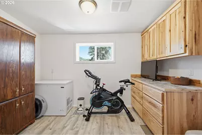 76566 Davis Rd, Oakridge, OR 97463 - Photo 23