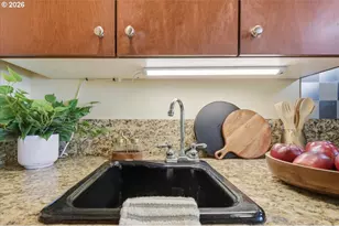 1005 SW Park Ave, Portland, OR 97205 - Photo 19