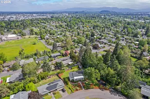 2405 W 22nd Ave, Eugene, OR 97405 - Photo 47