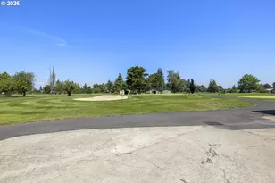 2101 Country Club Ct, Woodburn, OR 97071 - Photo 33