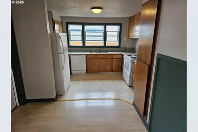 820 Oceanway St, Seaside, OR 97138 - Photo 13