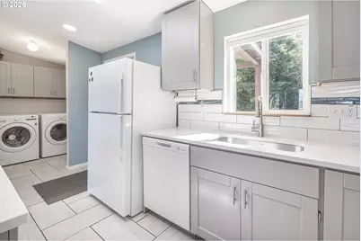 197 S Wells Dr, Lincoln City, OR 97367 - Photo 9