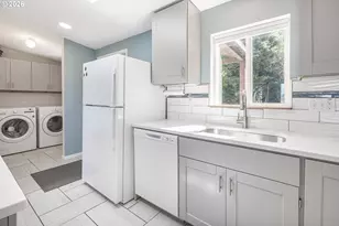 197 S Wells Dr, Lincoln City, OR 97367 - Photo 9