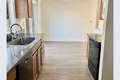 9295 SW Hill St, Portland, OR 97223 - Photo 5