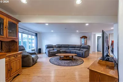 2370 Fir St, North Bend, OR 97459 - Photo 3