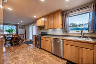 2370 Fir St, North Bend, OR 97459 - Photo 7