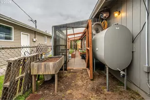 2370 Fir St, North Bend, OR 97459 - Photo 33