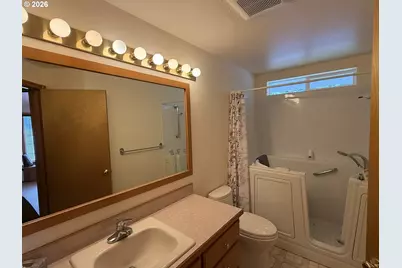 2184 13th St, Florence, OR 97439 - Photo 17