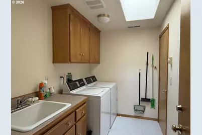 2184 13th St, Florence, OR 97439 - Photo 15