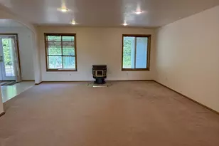 2184 13th St, Florence, OR 97439 - Photo 9