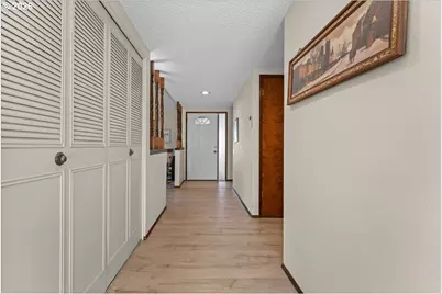15800 SW Alderbrook Cir, Portland, OR 97224 - Photo 5