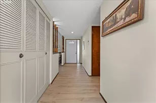15800 SW Alderbrook Cir, Portland, OR 97224 - Photo 5