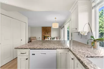 15800 SW Alderbrook Cir, Portland, OR 97224 - Photo 17