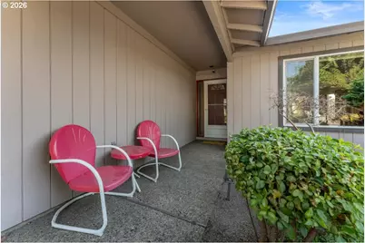 15800 SW Alderbrook Cir, Portland, OR 97224 - Photo 3