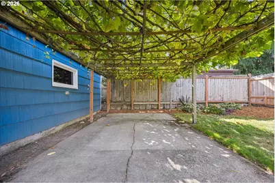 26 NE Stafford St, Portland, OR 97211 - Photo 35