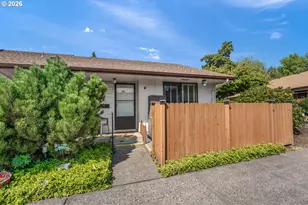 15200 SW Crown Dr, King City, OR 97224 - Photo 1