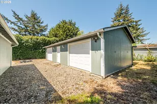 1135 1st St NE, Bandon, OR 97411 - Photo 5