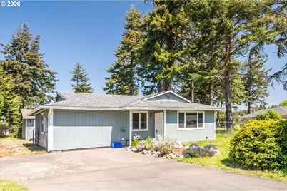 1135 1st St NE, Bandon, OR 97411 - Photo 3
