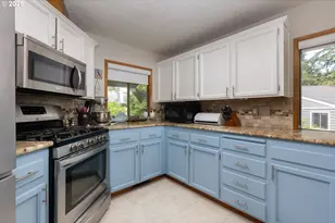 2011 NE Devils Ridge Rd, Lincoln City, OR 97367 - Photo 9